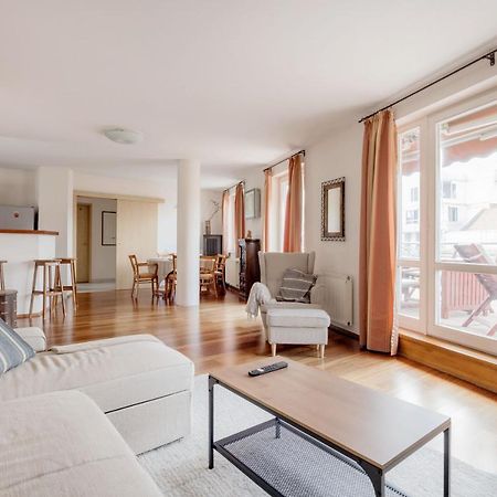 Bright And Spacious Penthouse W/ Terrace & Parking บูดาเปสต์ ภายนอก รูปภาพ