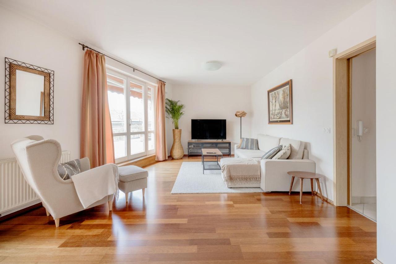 Bright And Spacious Penthouse W/ Terrace & Parking บูดาเปสต์ ภายนอก รูปภาพ
