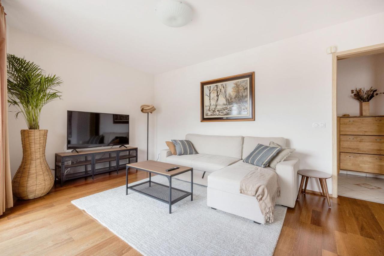 Bright And Spacious Penthouse W/ Terrace & Parking บูดาเปสต์ ภายนอก รูปภาพ