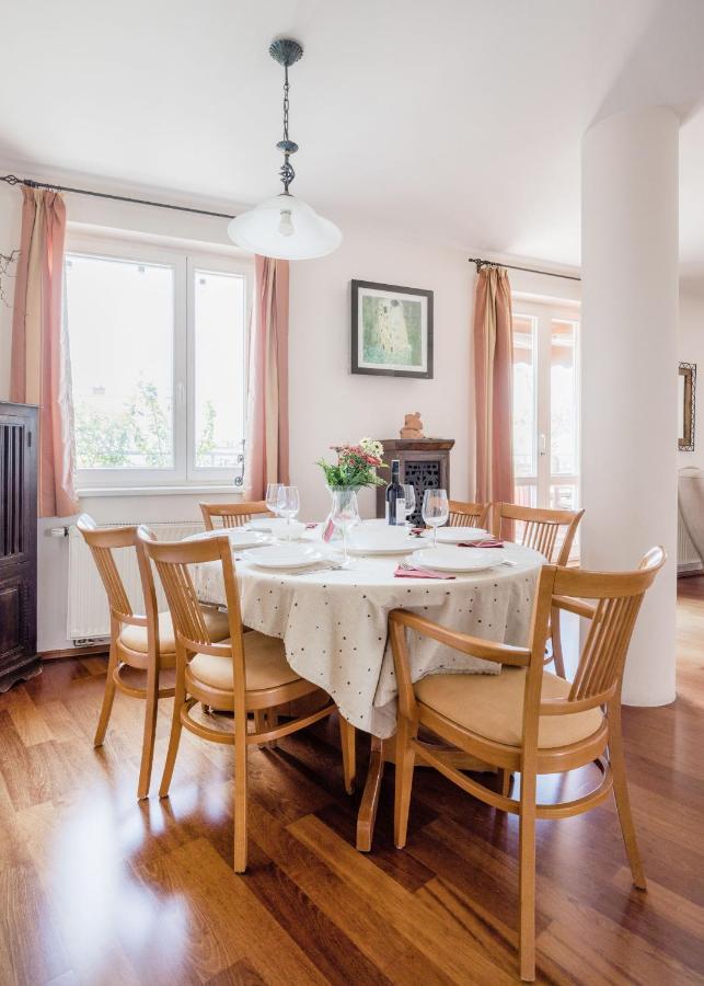 Bright And Spacious Penthouse W/ Terrace & Parking บูดาเปสต์ ภายนอก รูปภาพ