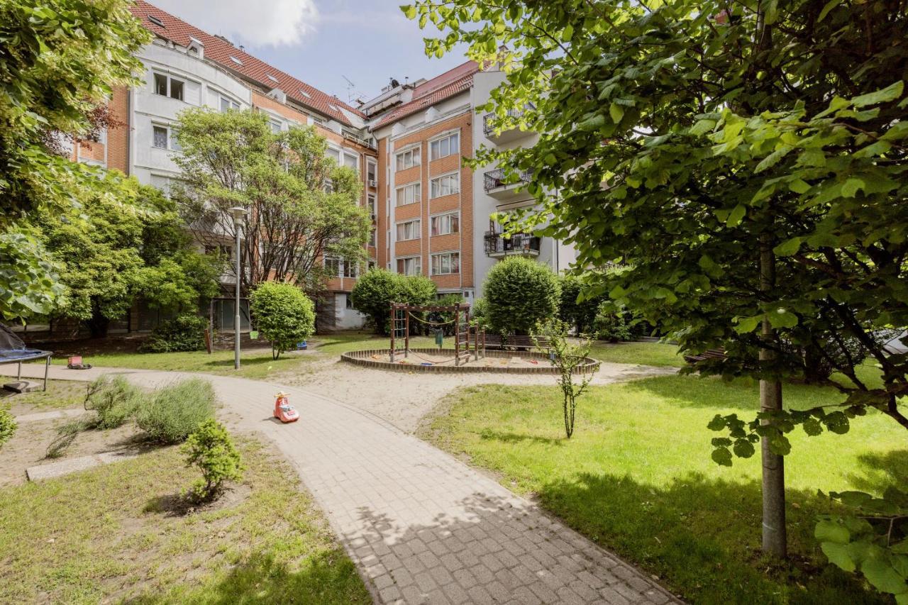 Bright And Spacious Penthouse W/ Terrace & Parking บูดาเปสต์ ภายนอก รูปภาพ