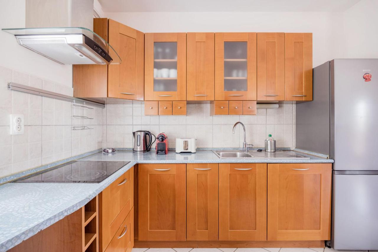 Bright And Spacious Penthouse W/ Terrace & Parking บูดาเปสต์ ภายนอก รูปภาพ